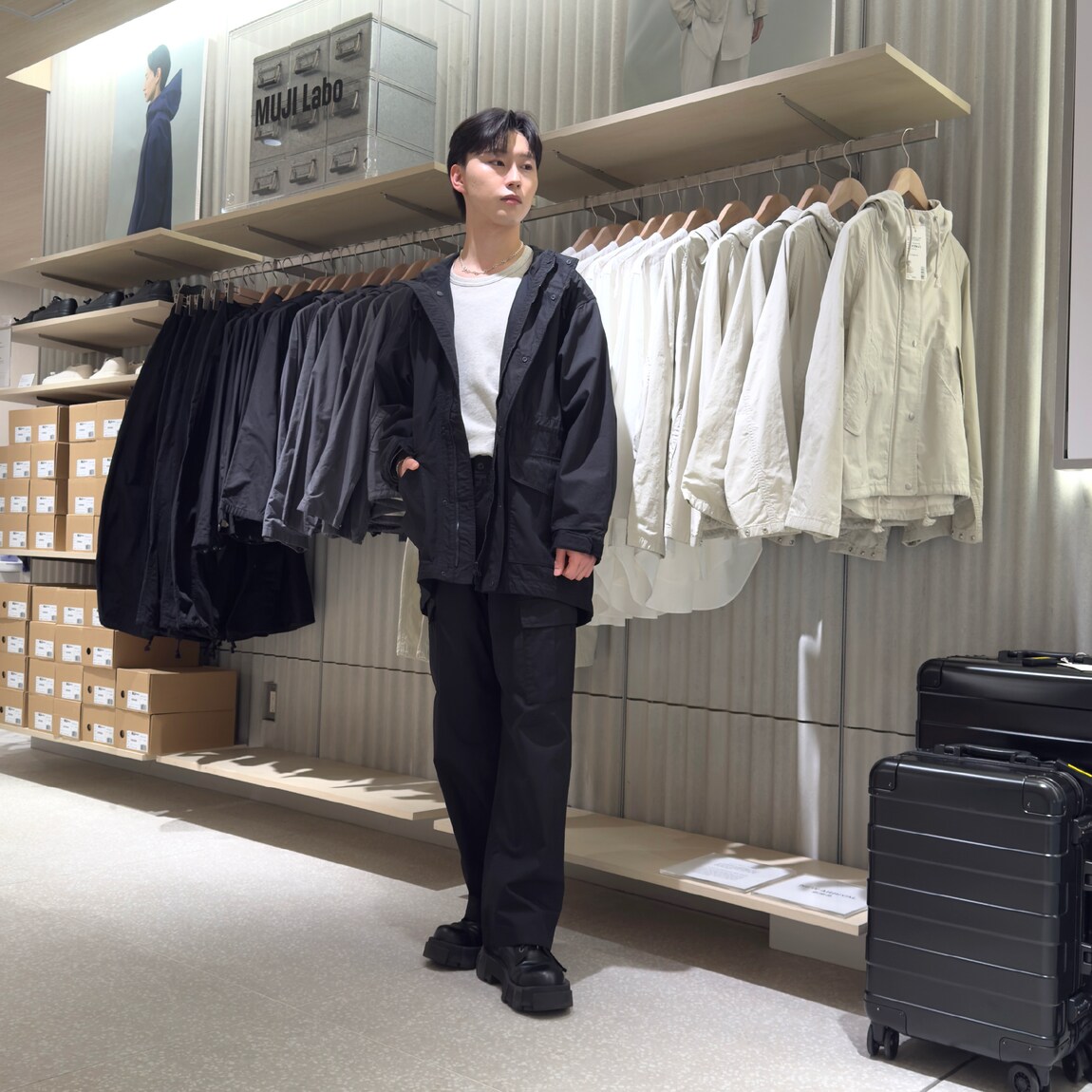 新宿靖国通り】身長177cm｜無印良品 新宿靖国通り